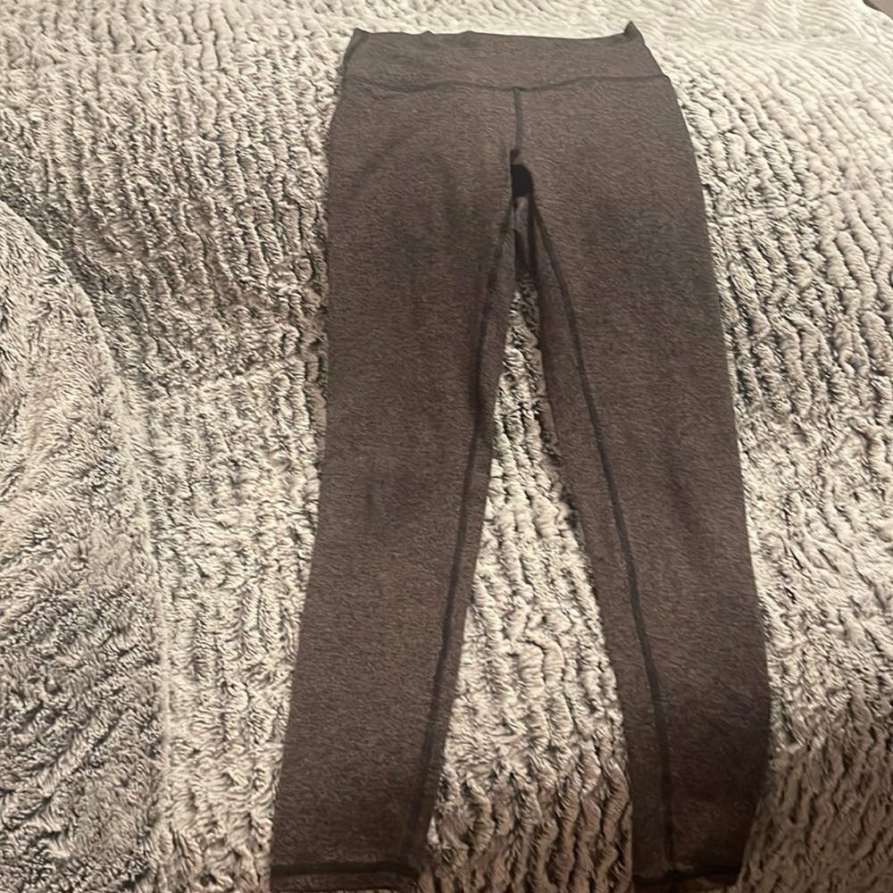 Heather style Fleo leggings, size small